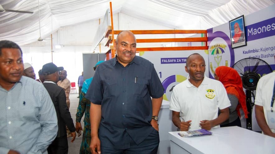 Waziri wa Mambo ya Nje atembelea banda la TIRA, atoa maelekezo kuhusu bima za Wageni kutoka Nje zisimamiwe kikamilifu